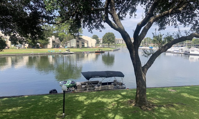 Walden on Lake Conroe Condominio | Lakeside Daze!