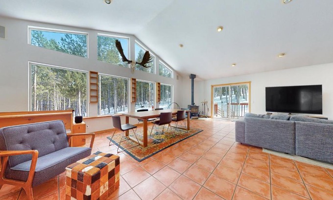 Valley of the Sun Casa | Lakeside Drive Retreat