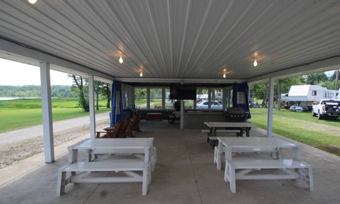 Waterford Casa | Lakeside Escape--Family Friendly Lake Getaway