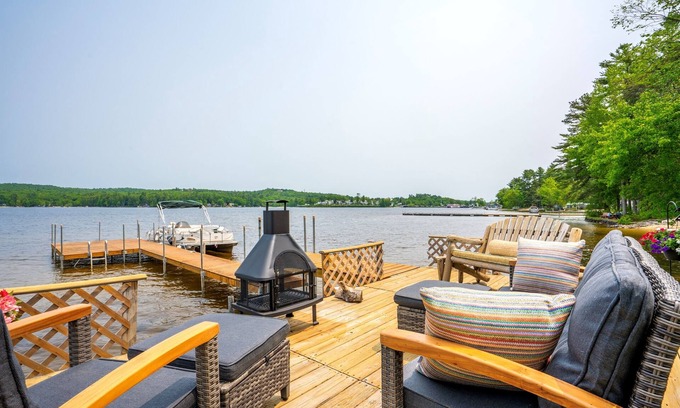 Naples Casa | Lakeside Escape-Kayak|Fire pit|Game room|Sunroom
