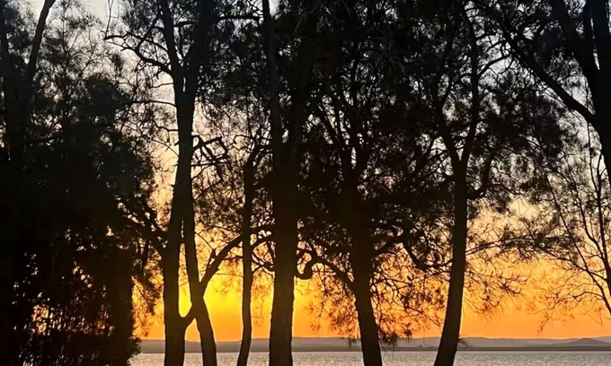 Long Jetty Casa | Lakeside Escape steps To The Lake and Beach