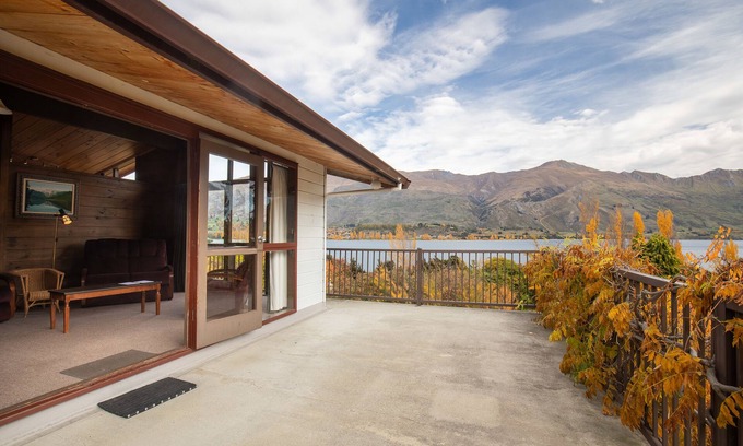 Wanaka Cabaña | Lakeside Escape - Wanaka Holiday Bach