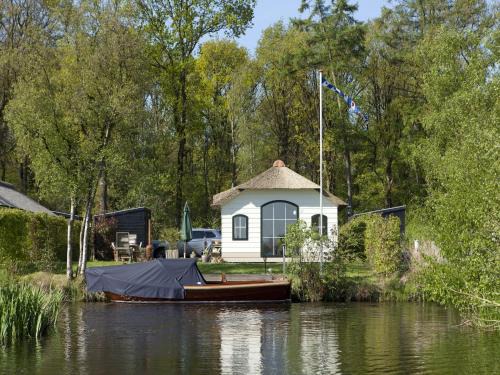 Sint Nicolaasga Casa | Lakeside Farm Stay, Friesland