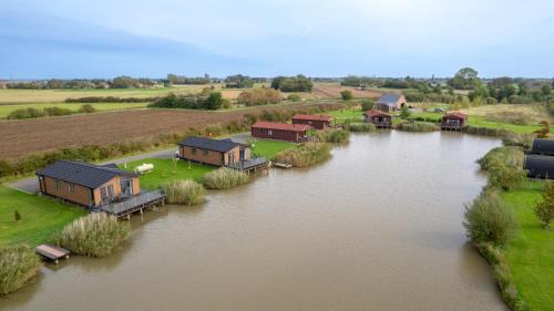 Boston Casa | Lakeside Fishing Cabins