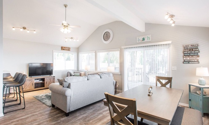 Fox Lake Casa | Escapada junto al lago ★ 2 camas King ★ Cadena O Lakes
