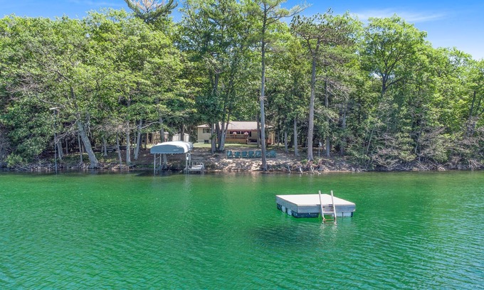 Gaylord Casa | Lakeside Getaway includes Hot Tub