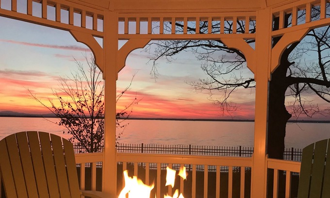 Alburg Casa | Lakeside getaway with direct beach/lake access and mooring!