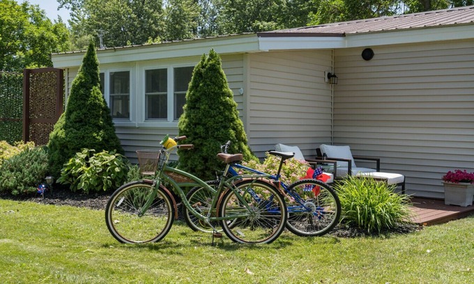 Sackets Harbor Casa | Lakeside Haven- Sackets Harbor, Firepit, Bikes, Updated cottage