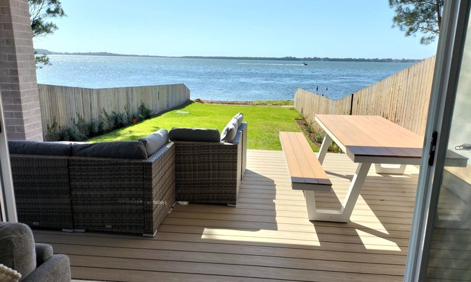 Gorokan Casa | Lakeside Haven Waterfront NSW Central Coast