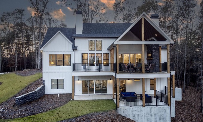 Reed Creek Casa | Lakeside Haven with Gourmet Kitchen