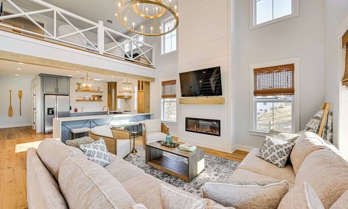 Clarkson Casa | Lakeside Home Near Mammoth Cave & Nolin Lake!