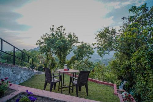 Amritpur Casa | lakeside huts at saikhola