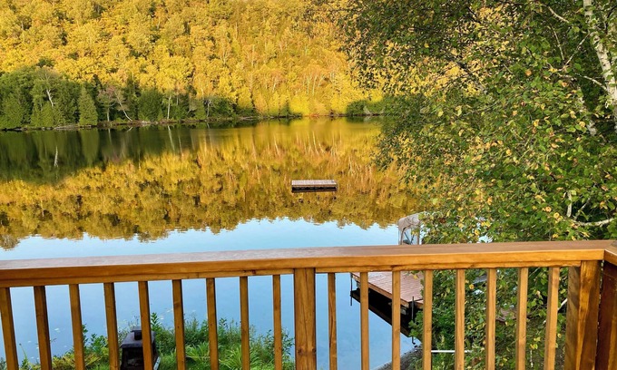 Wentworth-Nord Chalet De Esquí | Lakeside Laurentian retreat