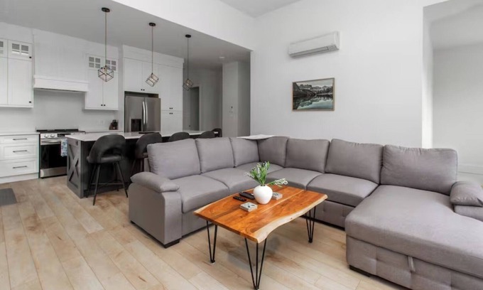 Youbou Apartamento | Lakeside Living – New 3 Bedroom Retreat
