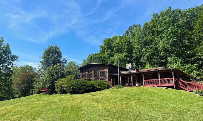 Franklin Cabina | Lakeside Lodge 3BR Suite/hottub option LL123
