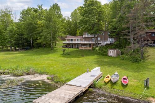 Reed City Casa | Lakeside Lodge Retreat