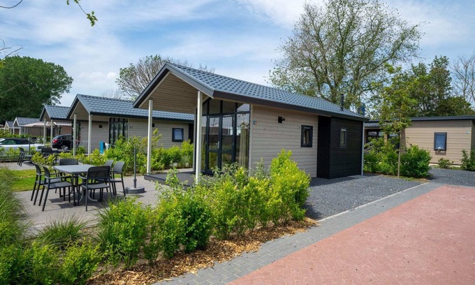 Bovenkarspel Casa | Cabaña junto al lago con jardín