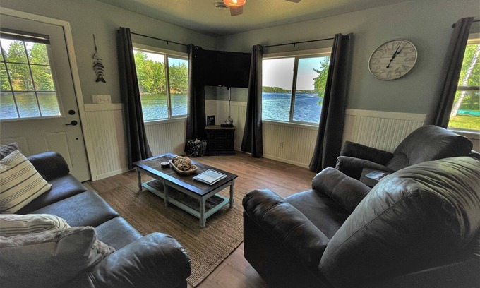 Phillips Cabina | Lakeside Lodging #3 | 2 Bed, 1 Bath