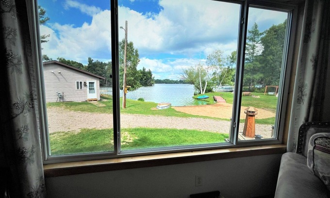 Phillips Cabina | Lakeside, Long Lake Cabin 5 | 3 Bed, 1 Bath
