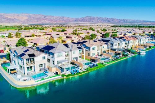 Terra Lago Casa | Lakeside Lottery with Game Room