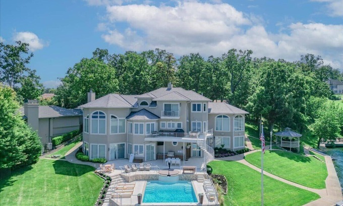 Osage Beach Casa | Lakeside Lux - Where EVERY Luxury Awaits