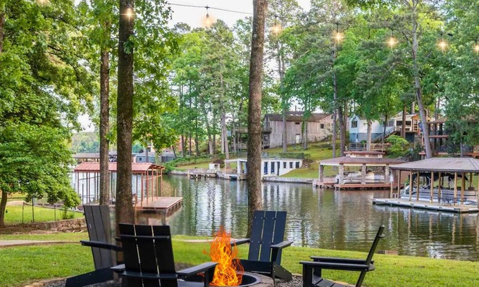 Lakeland Casa | Lakeside Paradise | Hot Tub | Superb Location