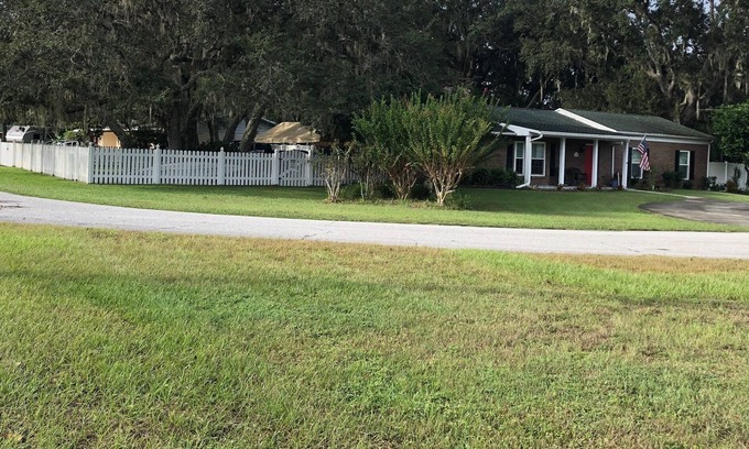 Umatilla Casa | Lakeside Private Upscale Neighborhood in safe/ quiet community