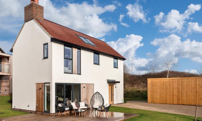 Holworth Casa | Lakeside property with spa access on a nature reserve Sand Martin BV07