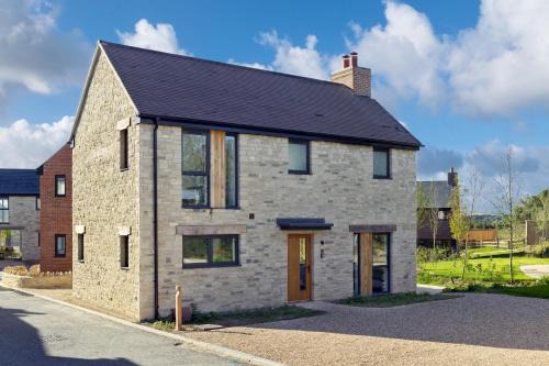 Holworth Casa | Lakeside property with spa access on a nature reserve Sunbird Cottage BV20