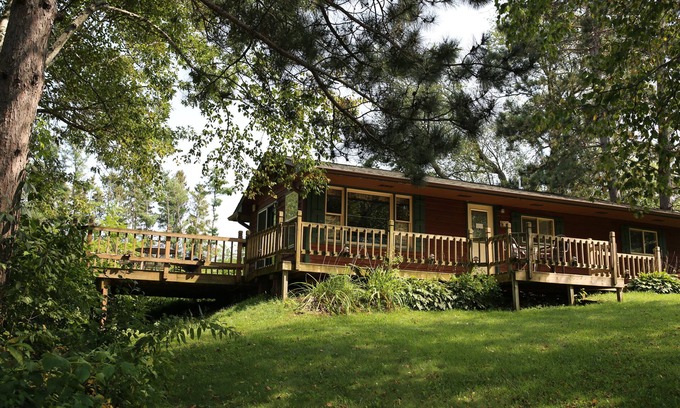 Tomah Cabina | Escapadas de Birch Lake- Lakeside Ranch home