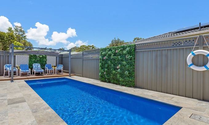 Buff Point Casa | Lakeside Retreat - Cheerful Family Home with Pool