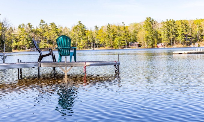 Eddington Casa | Lakeside Retreat House: Fire pit + Lake + float