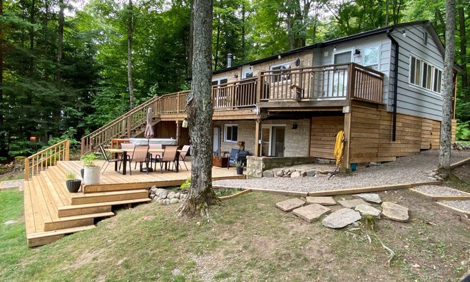 Highlands East Cabaña | Lakeside retreat in Highlands East: A 4-season getaway with hot tub
