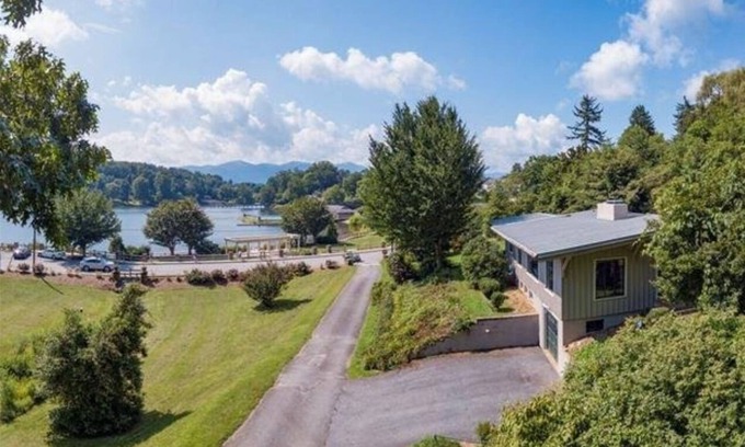 Lake Junaluska Cabaña | Lakeside Retreat at The Ginkgo Cottage - Ubicación, Ubicación, Ubicación