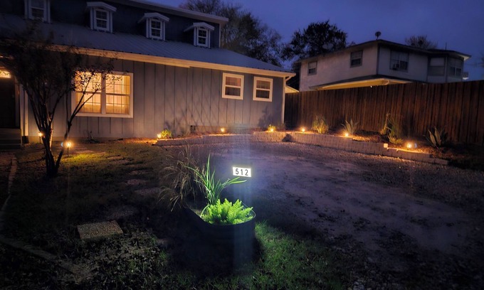 Quinlan Casa | Lakeside Retreat, Hot Tub and Private Fishing Deck