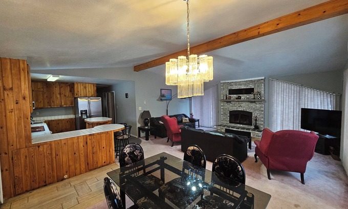 Nevis Cabina | Lakeside Serenity Meets Northern Adventure, Stunning Sunsets, Family Getaway!