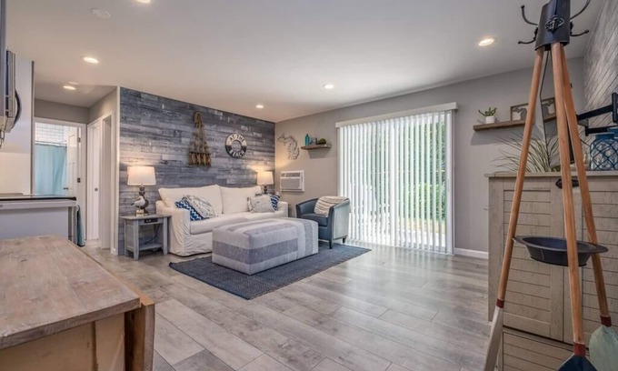 Bridgman Condominio | Lakeside Serenity Villa with Private Patio