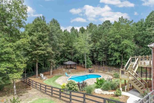 Flowery Branch Casa | Lakeside Spacious Pool Retreat