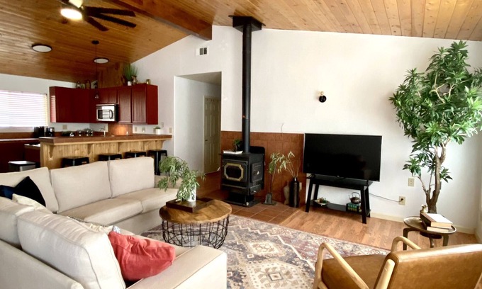 Wofford Heights Casa | Lakeside Star Gazer's Retreat