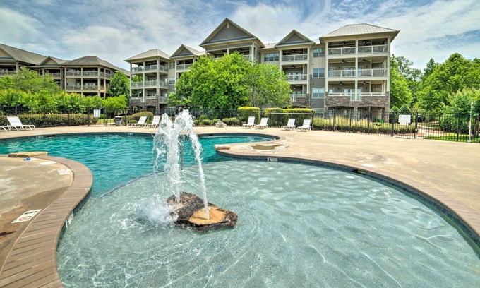 Talladega Condominio | Lakeside Talladega Condo: Dock & Boat Launch!