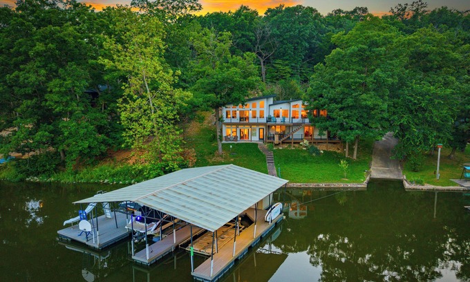 Lake of the Ozarks Casa | Lakeside Tranquility | Camdenton Boat Dock