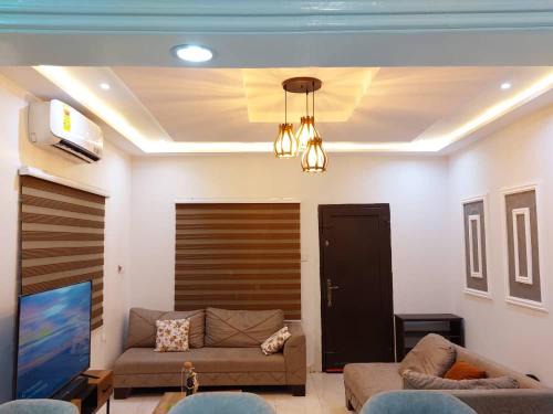 Nungua Villa | LAKESIDe VILLA
