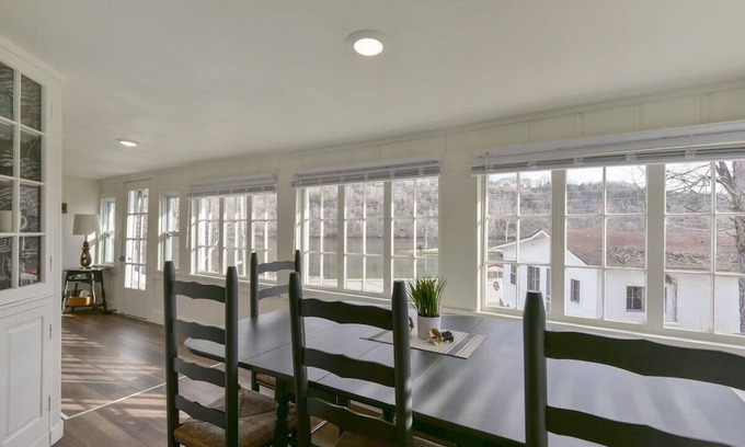 Rockaway Beach Casa | Laketown Cottages "Blue Anchor"