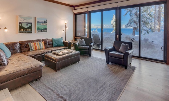 Tahoe Tavern Casa | Lakeview 4 Bed / 2. 5 baño, rey, reina, reina, 2 gemelos: capacidad para 8