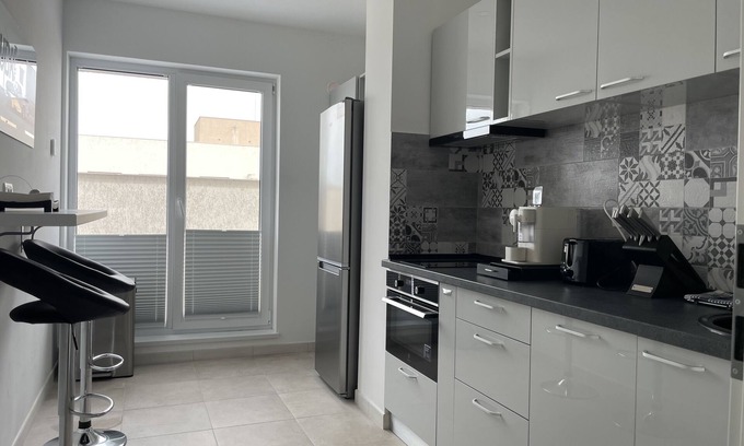 Militari Apartamento | Lakeview 2 Room Penthouse Rooftop W15