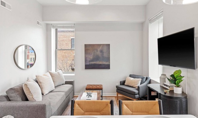 Historic Downtown Racine Apartamento | Lakeview Apartment