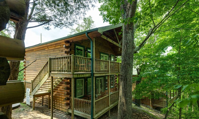 Allons Cabina | Lakeview Cabin at Marina on Dale Hollow Lake near Standing Stone State Park