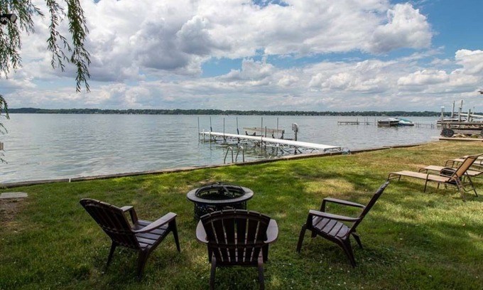 Cayuga Casa | Lakeview Cottage: "Beautiful Sunset Views!"