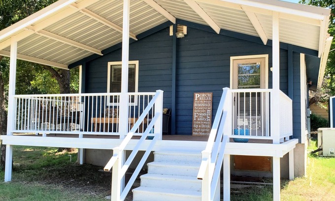 Silver Creek Village Cabaña | Lakeview Cottage Near Boat Ramp