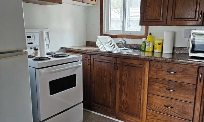 Addington Highlands Cabaña | Lakeview cottage on Mazinaw Lake